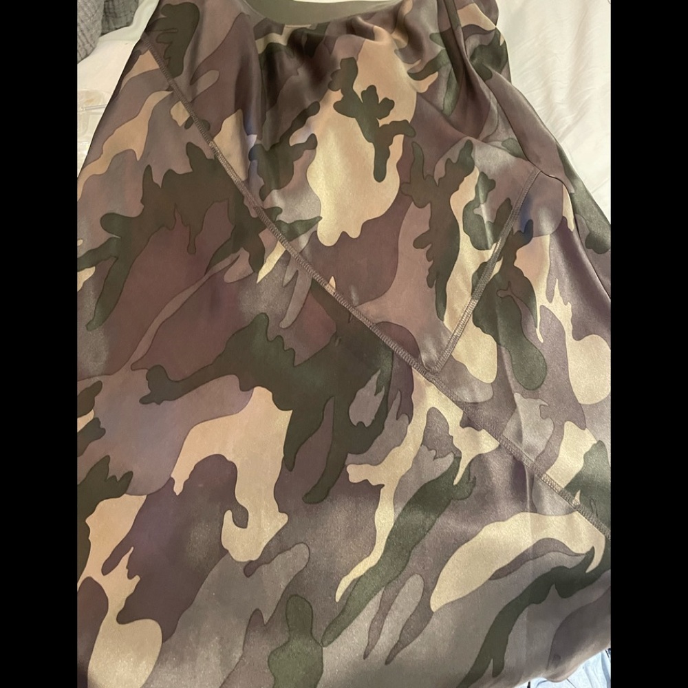 Silk camo skirt